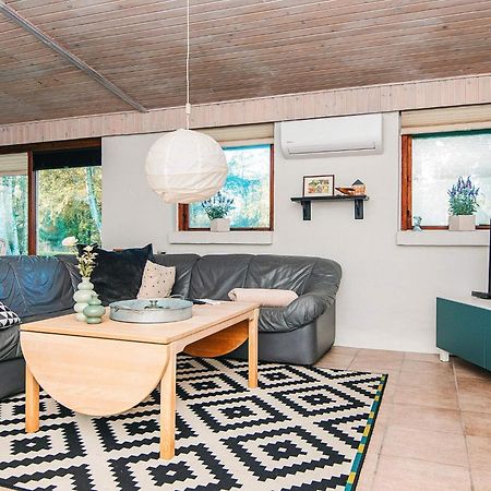 2 Person Holiday Home In Tarm Fjerbæk Eksteriør billede
